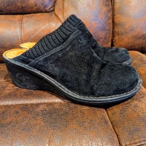 UGG Gael Wedge Black Suede Fur Lined Clogs